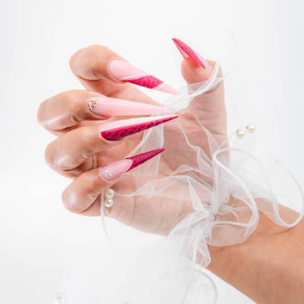 Ongles & Co - Manucure, Pédicure, Massages, Épilations, Cils, Soins de beauté - Monthey - Centre commercial MCentral